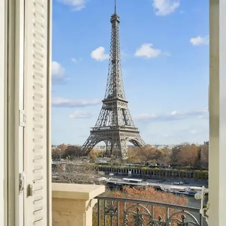View On Eiffel Tower Seine And Main Monuments Appartamento *
